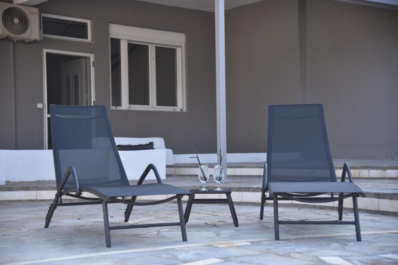Family Apartments 3 Lechaio Екстериор снимка